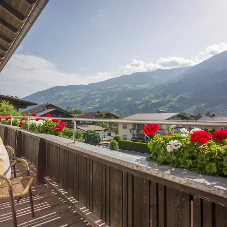 Semesterbostad Anneliese By Interhome Fügen